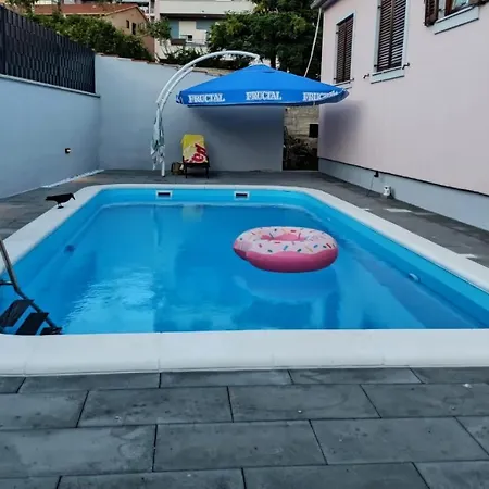 Poolincluded - Apartment Nola *