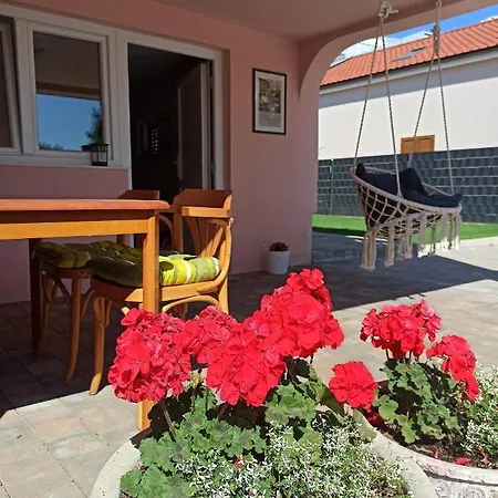 Poolincluded - Apartment Nola Apartment Zadar