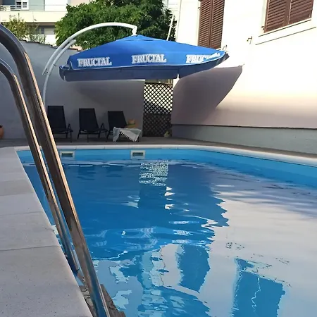 Poolincluded - Apartment Nola Apartment Zadar