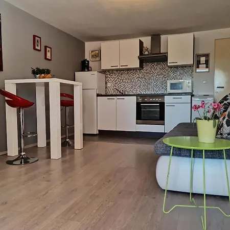 Poolincluded - Apartment Nola